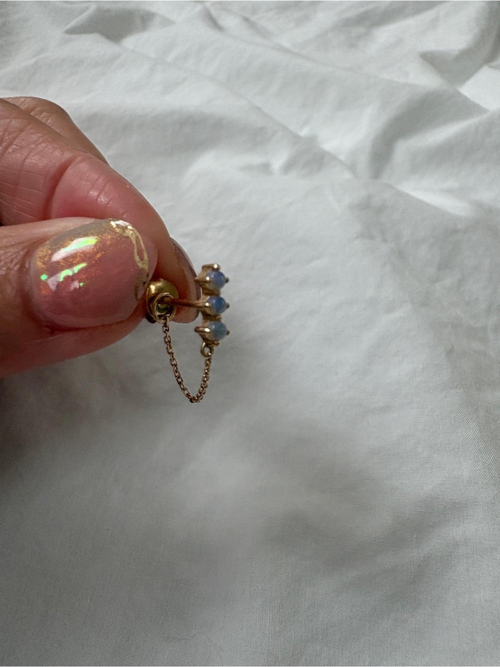 mejuri single trio opal chain stud 14k yellow gold (single earring) - Picture 8 of 14